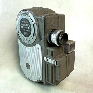 Vintage 30s Universal Model H-8 Cinemaster 8mm Cine Movie Camera